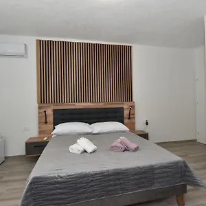 Sofia's & Apartament Zadar